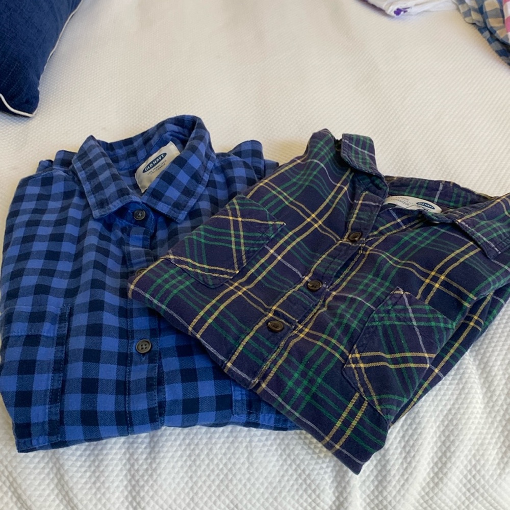 2 OLD NAVY WOMENS FLANNEL SHIRTS